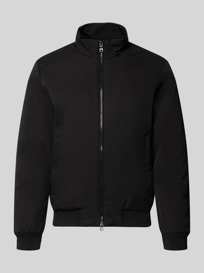 Produktfoto, schwarzer Blouson mit Zweiwege-Reißverschluss und Eingrifftaschen von Geox, glatte Textur, Regular Fit, stehender Kragen