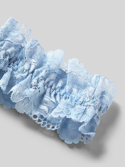 Produktfoto, Strumpfband aus Spitze von LASCANA in Blau, zarte Struktur, Must-have für jede Braut, Detail aus Tüll mit Rose in Perlenform