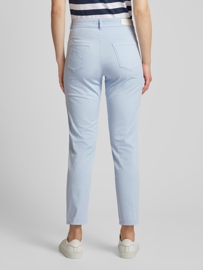 Marc Cain Slim fit broek in effen design, model 'SILEA' Rookblauw - 5