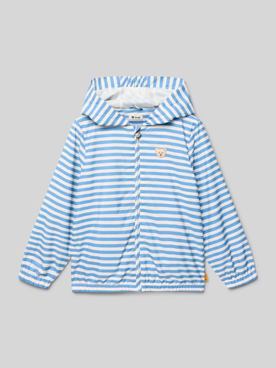 Produktfoto, Jacke mit Kapuze und rückseitiger Reißverschlusstasche von Steiff, blau-weiß gestreift, elastische Ärmelabschlüsse, Motiv-Stitching, Label-Detail.