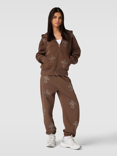 Review Sweatpants met CRUCIFIX BLING met strass-steentjes Middenbruin - 1