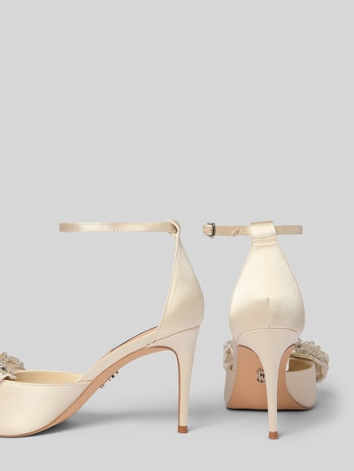 Produktfoto, Pumps mit Zierschleife Modell 'Lumma' von Steve Madden in Creme, spitze Passform, Pinschließe, Ziersteinbesatz, 9 cm Absatzhöhe, 9 cm Schafthöhe, eleganter Satin-Look