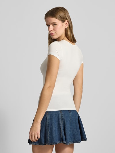 Gina Tricot T-shirt o kroju slim fit z mieszanki modalu Złamany biały 5
