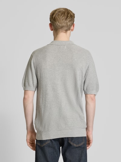 Levi's® Koszulka polo o kroju standard fit z prążkowanymi wykończeniami Srebrny 5