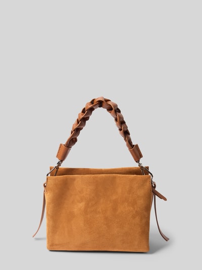 Produktfoto, torebka z detalem z logo model 'BOHEME' od Coccinelle, kolor karmelowy, główna przegroda na zamek błyskawiczny, uchwyt, odpinany pasek na ramię 127 cm, przegródka wewnętrzna na zamek, szerokość 25 cm, długość 19 cm, głębokość 13 cm, tekstura zamszu