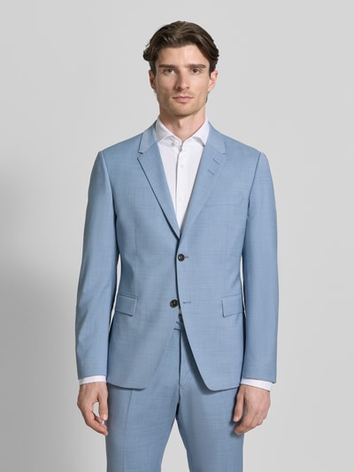 Männermodel trägt Regular Fit Sakko mit Woll-Anteil Modell 'Jamie' von Tiger Of Sweden in Hellblau, Elastischer-Material-Mix, 2-Knopfleiste, Reverskragen, Pattentaschen, Ganzkörperansicht von vorne. Rückenlänge bei Größe 50: 72 cm, Schulterbreite: 46 cm, Ärmellänge: 64 cm.