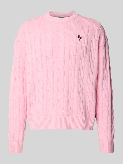 REVIEW Strickpullover mit Zopfmuster und Label-Stitching Rosa 2