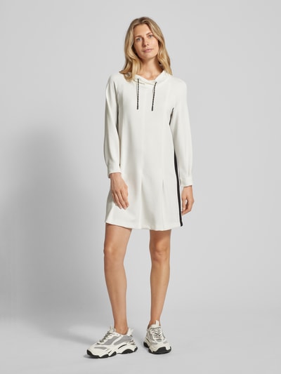 Marc Cain Knielanges Kleid mit Schalkragen Offwhite 1