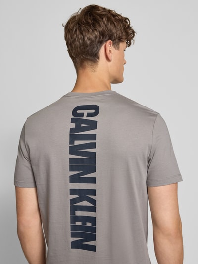Calvin Klein Jeans Regular fit T-shirt met ronde hals Lichtgrijs - 3