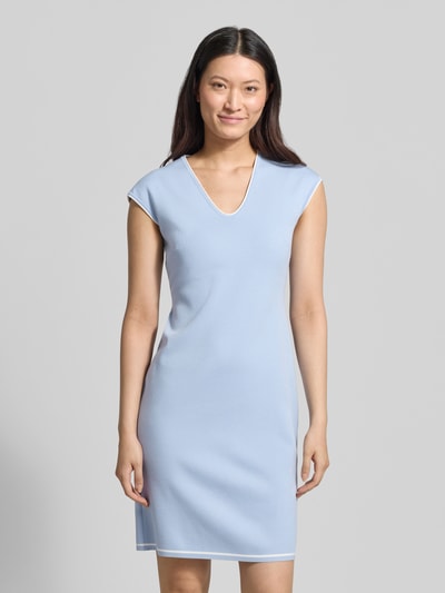 Marc Cain Knielanges Kleid aus Viskose-Mix mit Kontrastkante Hellblau 4