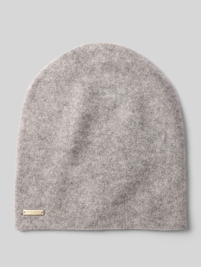 Produktfoto, Doppelt gestrickte Beanie aus reinem Kaschmir von Seeberger in hellgrauer Strick-Optik mit metallic Label-Detail