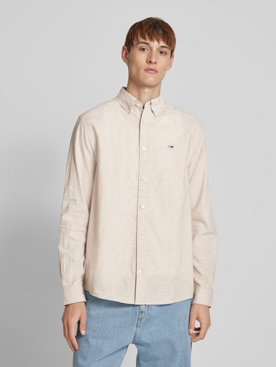 Tommy Jeans Regular Fit Freizeithemd aus Baumwoll-Leinen-Mix mit Button-Down-Kragen Beige 4