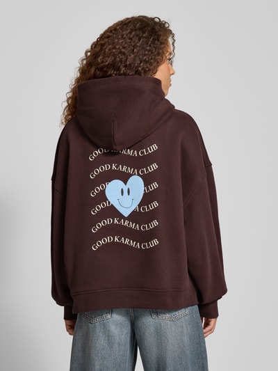 OH APRIL Hoodie met print aan de achterkant, model 'Good Karma Wave' Donkerbruin - 5