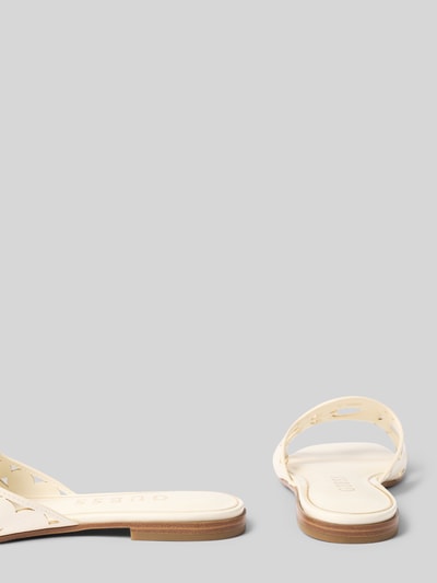 Produktfoto, Sandalette mit Logo-Muster Modell 'CIESTA' von Guess für Damen in Schlupfform, glatte Sohle, Absatzhöhe 2 cm, beige und braune Farben.