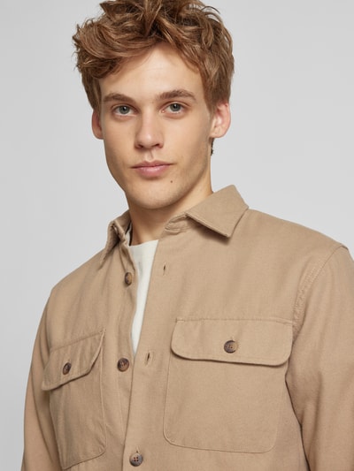 Jack & Jones Koszula casualowa o kroju slim fit z kieszeniami z patką na piersi model ‘DARREN’ Beżowy 3