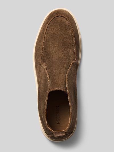 Produktfoto, Loafer aus echtem Leder Modell 'Liam' von PS Poelman, braune Farbe, abgerundete Form, profilierte Sohle, Oberansicht, Herren Loafer, Echtleder, abgerundete Passform, Absatzhöhe 2 cm, Schafthöhe 10 cm, Schaftweite 8 cm