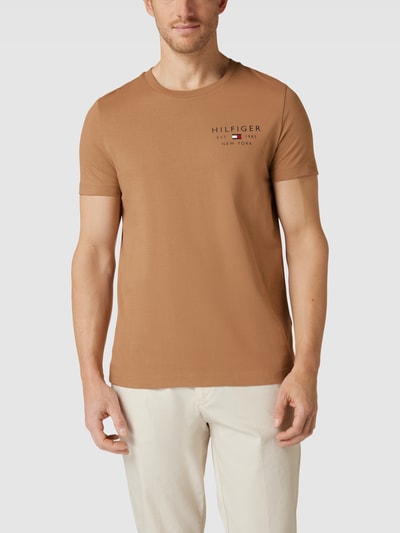 Tommy Hilfiger T-Shirt mit Label-Print Khaki 4