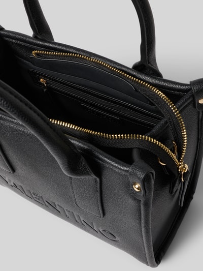 Productfoto, Handtasche in Leder-Optik Modell 'Foxy' van VALENTINO BAGS, zwart met structuur, goudkleurige rits, schouderriem, logo-prägung