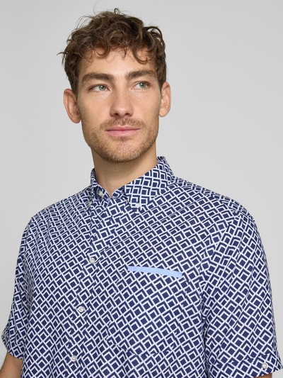 Christian Berg Men Regular Fit Freizeithemd mit Button-Down-Kragen Marine 3