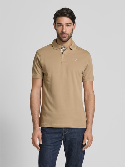 Barbour Slim Fit Poloshirt mit Label-Stitching Sand 4