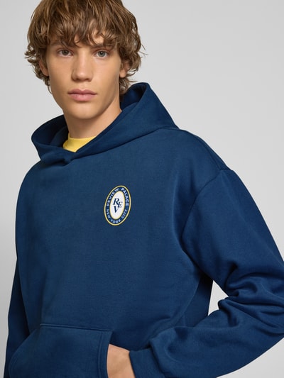 REVIEW Hoodie mit Label-Print Dunkelblau 3