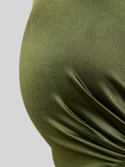 Detailaufnahme, glatter olivgrüner Stoff mit feiner Struktur, Produktfoto, Bikini-Oberteil mit Zierelementen Modell 'GUARANA' von DORINA, Material-Mix mit Stretch-Anteil