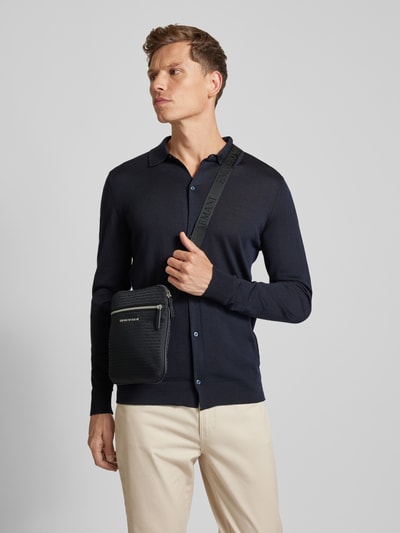 Emporio Armani Umhängetasche mit Label-Applikation Black 1