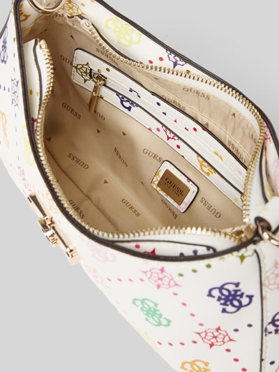 Produktfoto, Shoulder Bag mit Allover-Logo-Print Modell 'Emelie' von Guess, cremefarbene Tasche mit bunten Logo-Details, Hauptfach mit Reißverschluss, abnehmbarer Schulterriemen, Innenfutter mit Logo, Maße: Breite 26 cm, Länge 16 cm, Tiefe 6 cm, Länge Schulterriemen 56 cm.