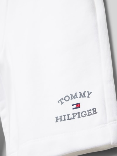 Tommy Hilfiger Kids Sweatshorts mit Label-Print Weiss 2