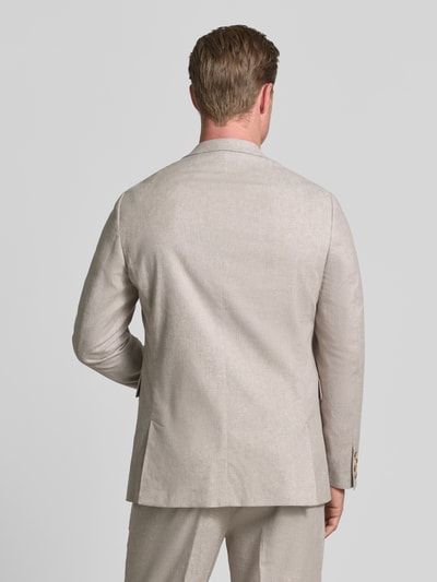 Männermodel trägt Straight Fit Sakko aus Leinen-Mix Modell 'Charles' von Matinique in Beige mit Reverskragen, Ganzkörperansicht Rückansicht.