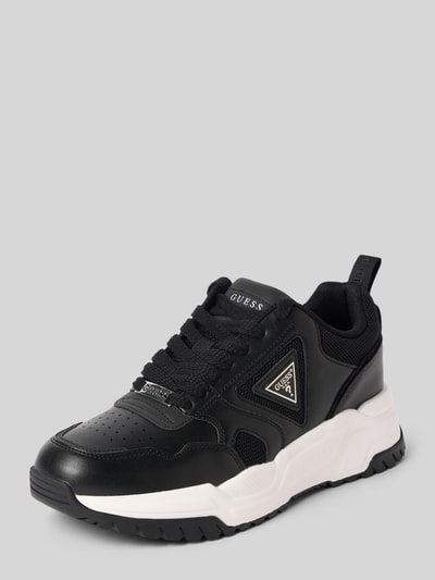 Productfoto, Sneaker met label-detail model 'HELADO' van Guess, afgeronde neus, vetersluiting, lus, gestructureerde zool, zwart-wit, context: heren sneaker, hakhoogte maat 44: 5 cm, schachthoogte maat 44: 8 cm, schachtwijdte maat 44: 10 cm