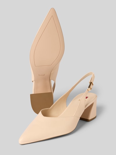 Produktfoto, Pumps aus Leder mit Riemen und Blockabsatz von Högl w kolorze beżowym, spiczaste przody, pasek z klamrą, obcas 5 cm, skóra naturalna