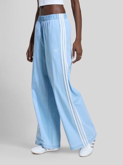 adidas Originals Loose Fit Jeans aus reiner Baumwolle Hellblau 3