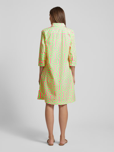 Christian Berg Woman Knielanges Hemdblusenkleid mit Allover-Muster Neon Gruen 5