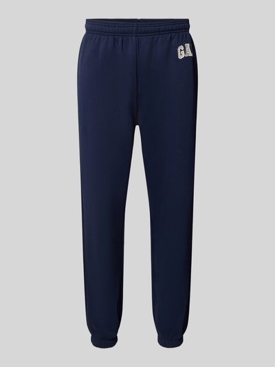 Produktfoto, Sweatpants mit Logo und elastischem Bund von GAP in Dunkelblau, Baumwoll-Mix, Regular-Fit, Logo, Innenbeinlänge 78 cm bei Größe M.