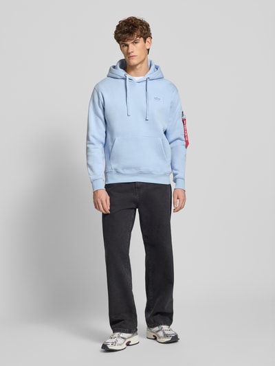 Alpha Industries Regular fit hoodie met logopatch Lichtblauw - 1