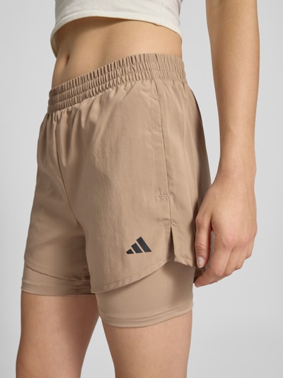 adidas Sportswear Shorts mit elastischem Bund Taupe 3