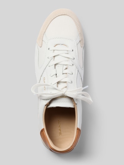 Produktfoto, Sneaker aus Leder mit Label-Detail Modell 'Sperly' von Gant, białe skóry, zaokrąglony nosek, sznurowane, Obcas 1 cm, wysokość cholewki 8 cm, szerokość w rozmiarze 40: 8 cm, tekstura gładka z beżowymi akcentami
