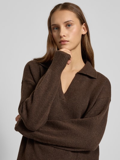 PIECES Sweter z dzianiny o kroju regular fit z dodatkiem wełny, model „MALOU” Ciemnobrązowy 3