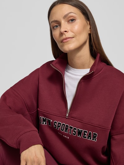 AIMN Sweatshirt met labelstitching, model 'Varsity' Donkerrood - 3