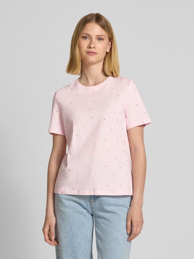 Vero Moda T-shirt o kroju regular fit z wyhaftowanym motywem model ‘PAULINA’ Różowy 4