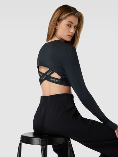 NIKE TRAINING Cropped Longsleeve mit Label-Print Black 3