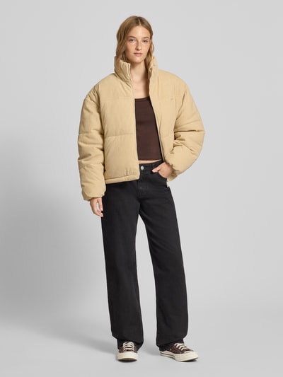 Review Kurtka pikowana o kroju regular fit z imitacji sztruksu Beżowy 1