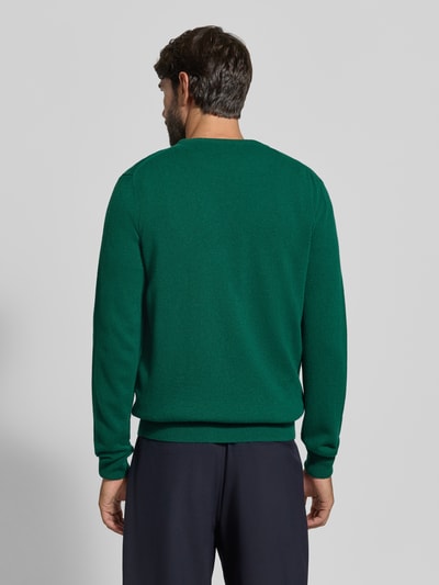 GANT sweter z czystej wełny o kroju regular fit Butelkowy zielony 5