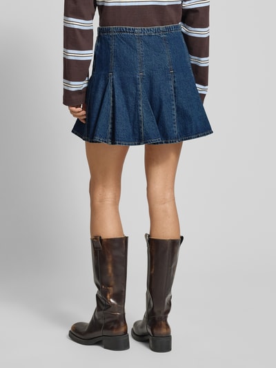 Levi's® Mini-Jeansrock aus Baumwoll-Lyocell-Mix Modell 'GODET' Dunkelblau 5