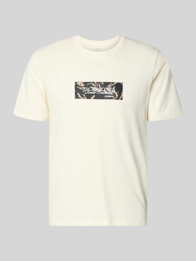 Produktfoto, T-Shirt mit Label-Print von Jack & Jones in Creme, Reine Baumwolle, Gerader-Schnitt, Rundhalsausschnitt, Rückenlänge 67 cm Größe M