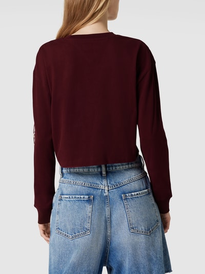 Tommy Jeans Cropped Longsleeve mit Label-Print Bordeaux 5