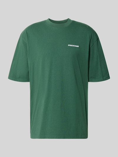 Produktfoto, Oversized T-Shirt mit Logo-Stitching von Pegador, zielono, bawełna, krój oversized fit, okrągły dekolt, logo z przodu