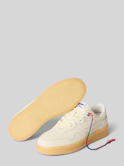 Productfoto, heren sneakers met logodetail van Genesis, afgeronde pasvorm, model 'Soley', vetersluiting, siergarnering, gladde zool, hakhoogte maat 44: 4 cm, schachthoogte: 7 cm, schachtbreedte: 8 cm.