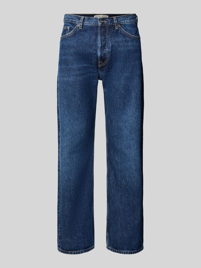 Produktfoto, Jeans im Used-Look Modell 'Type 2' von Wood Wood aus reiner Baumwolle in Dunkelblau mit Eingrifftaschen, gerade Form, entspannte Passform